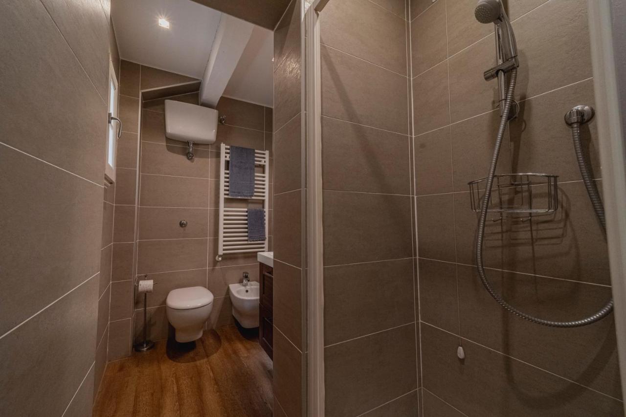 32 nero - Florence Apartment San Niccolò Esterno foto