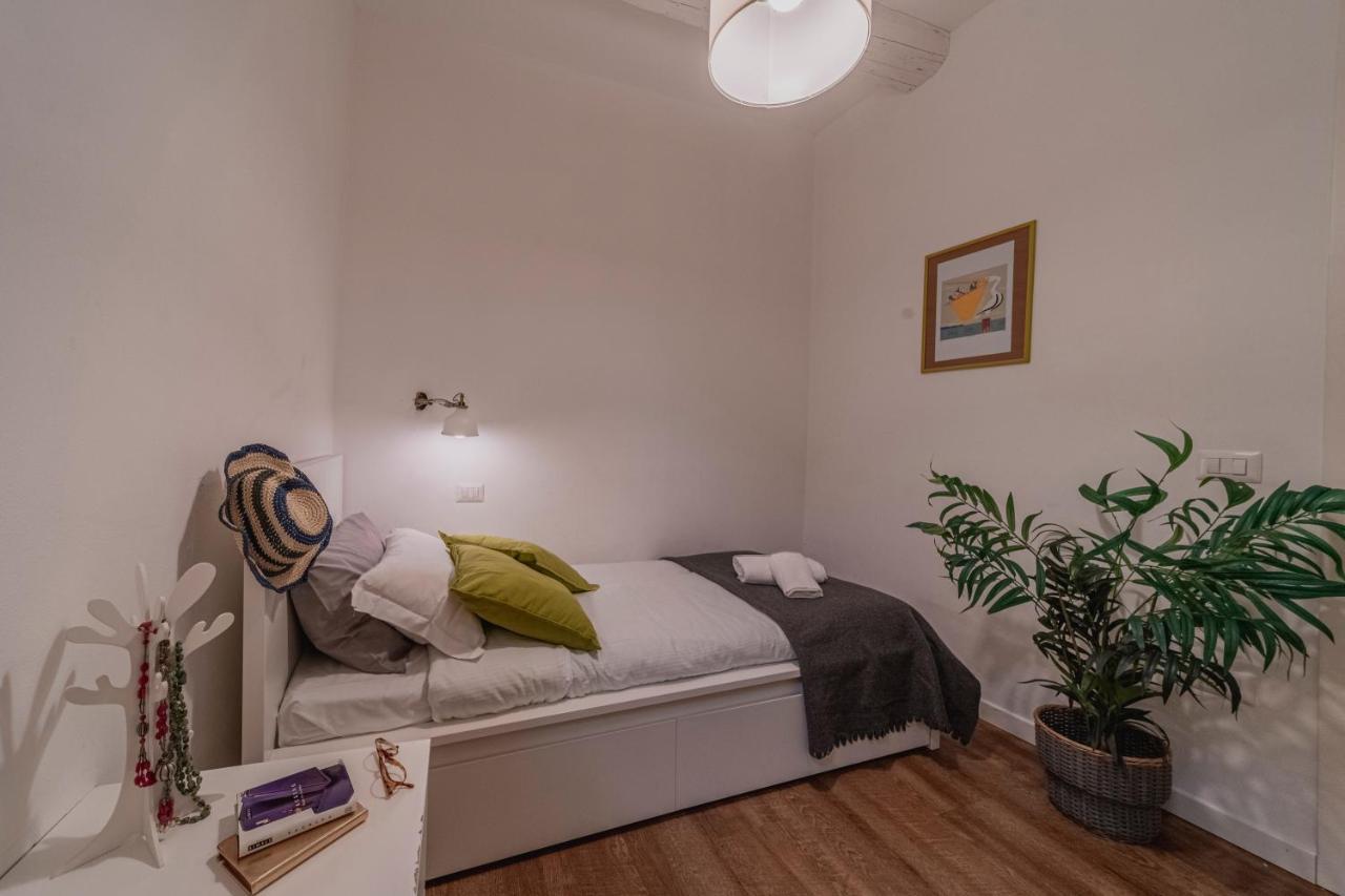 32 nero - Florence Apartment San Niccolò Esterno foto