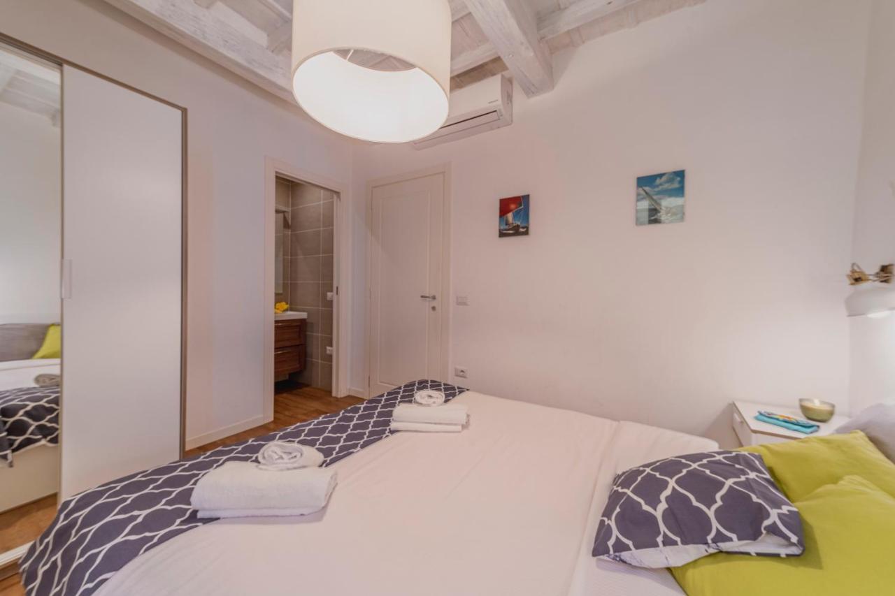 32 nero - Florence Apartment San Niccolò Esterno foto